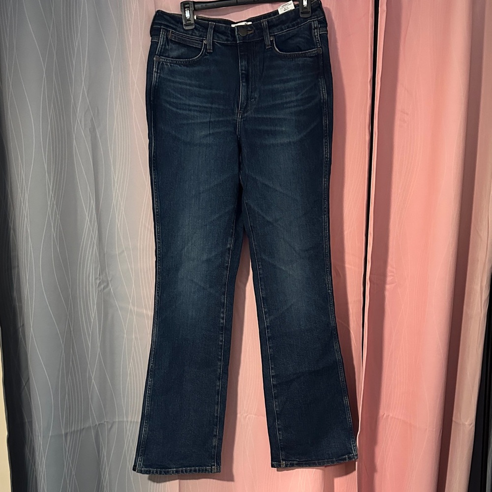NWT Wrangler Women's Bootcut Jeans 30x34